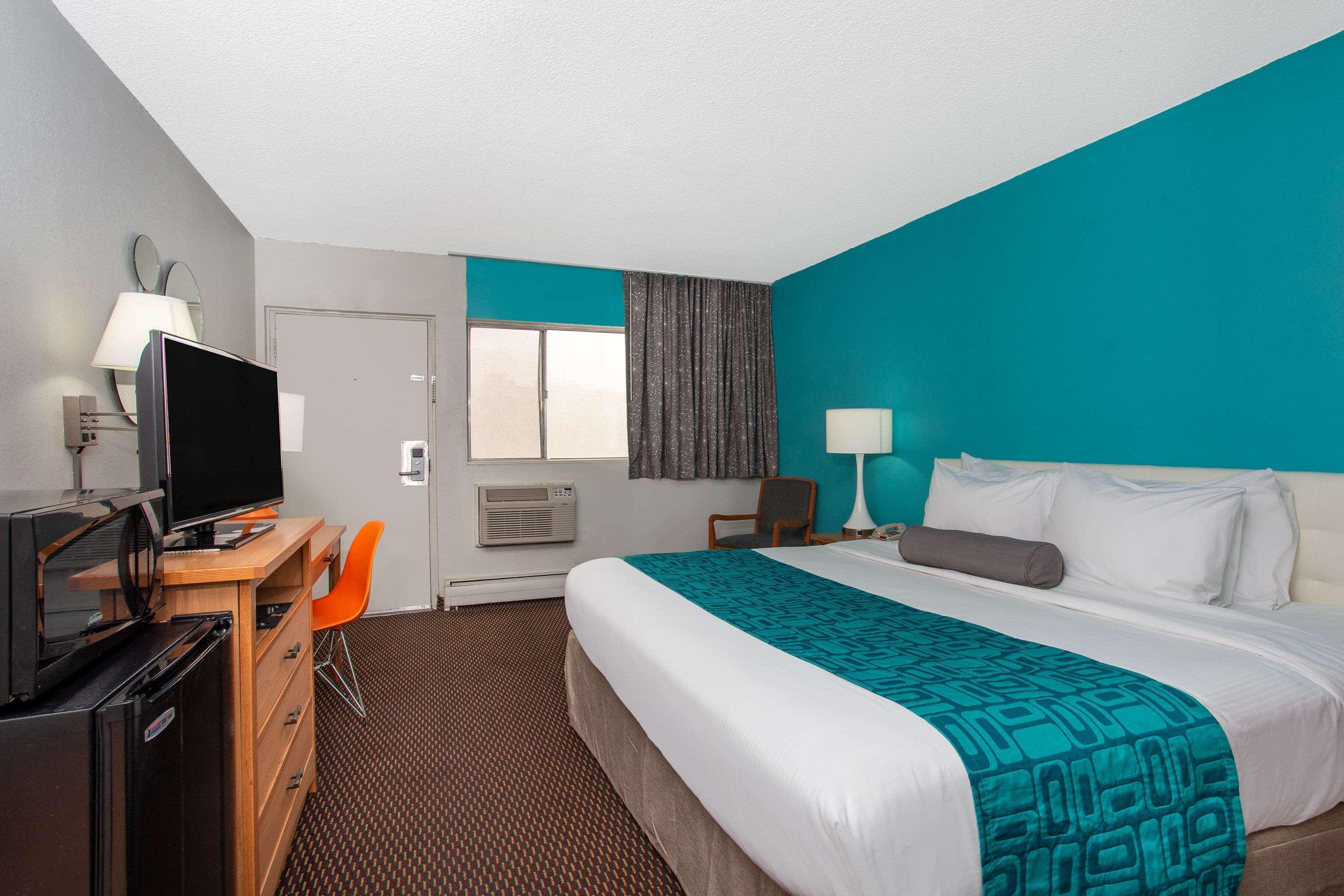Howard Johnson By Wyndham Colorado Springs