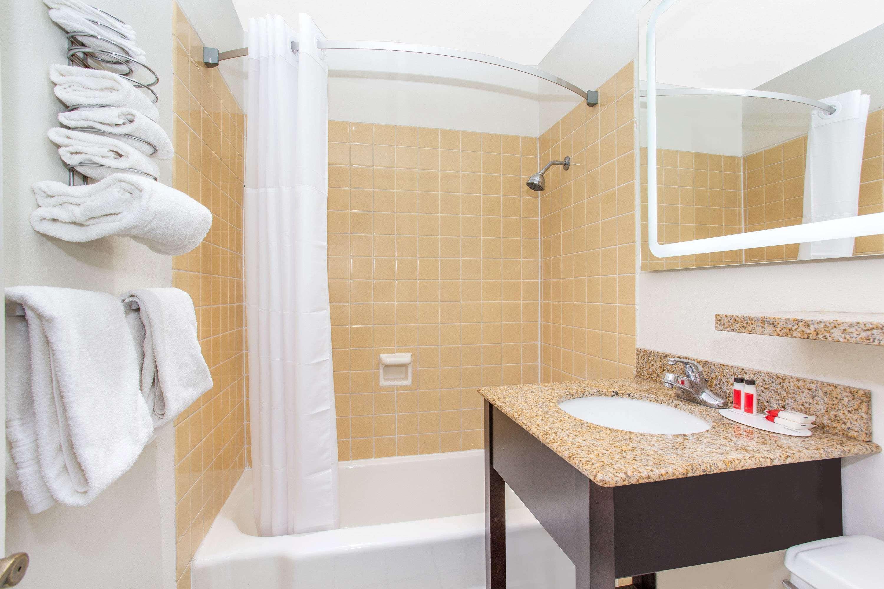 Hotel Howard Johnson By Wyndham Colorado Springs