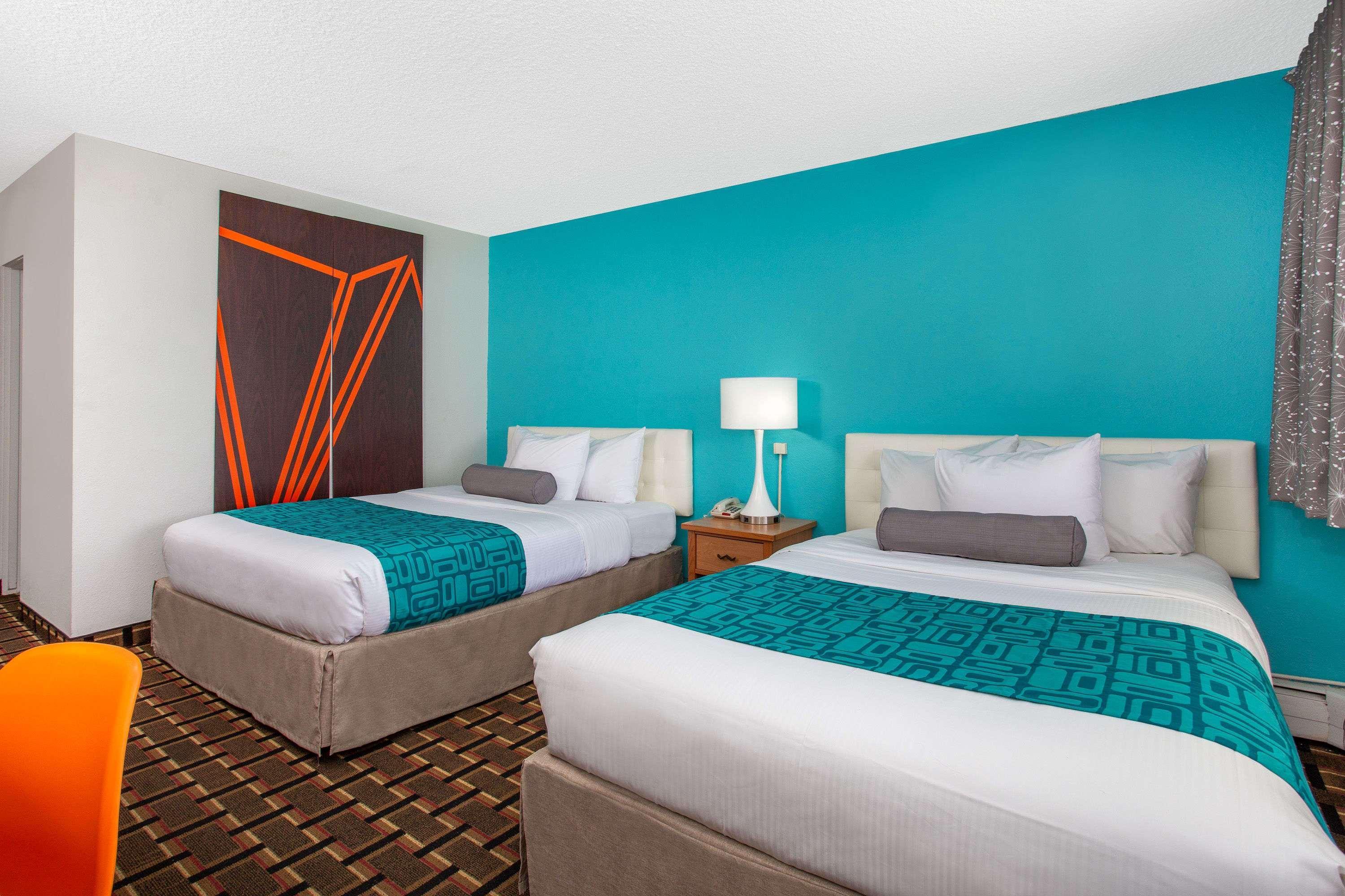 Howard Johnson By Wyndham Hotel Colorado Springs