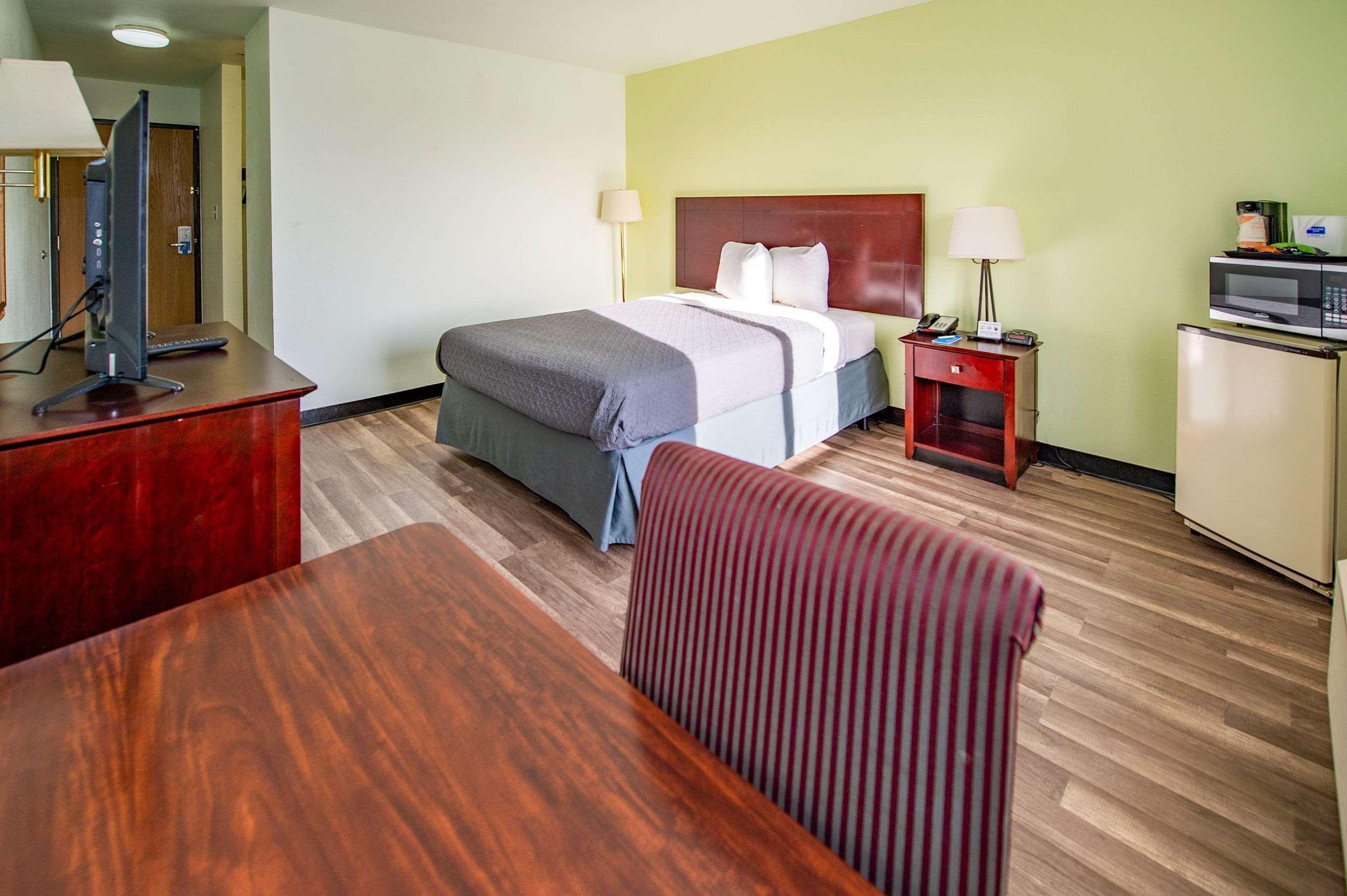 Rodeway Hotel