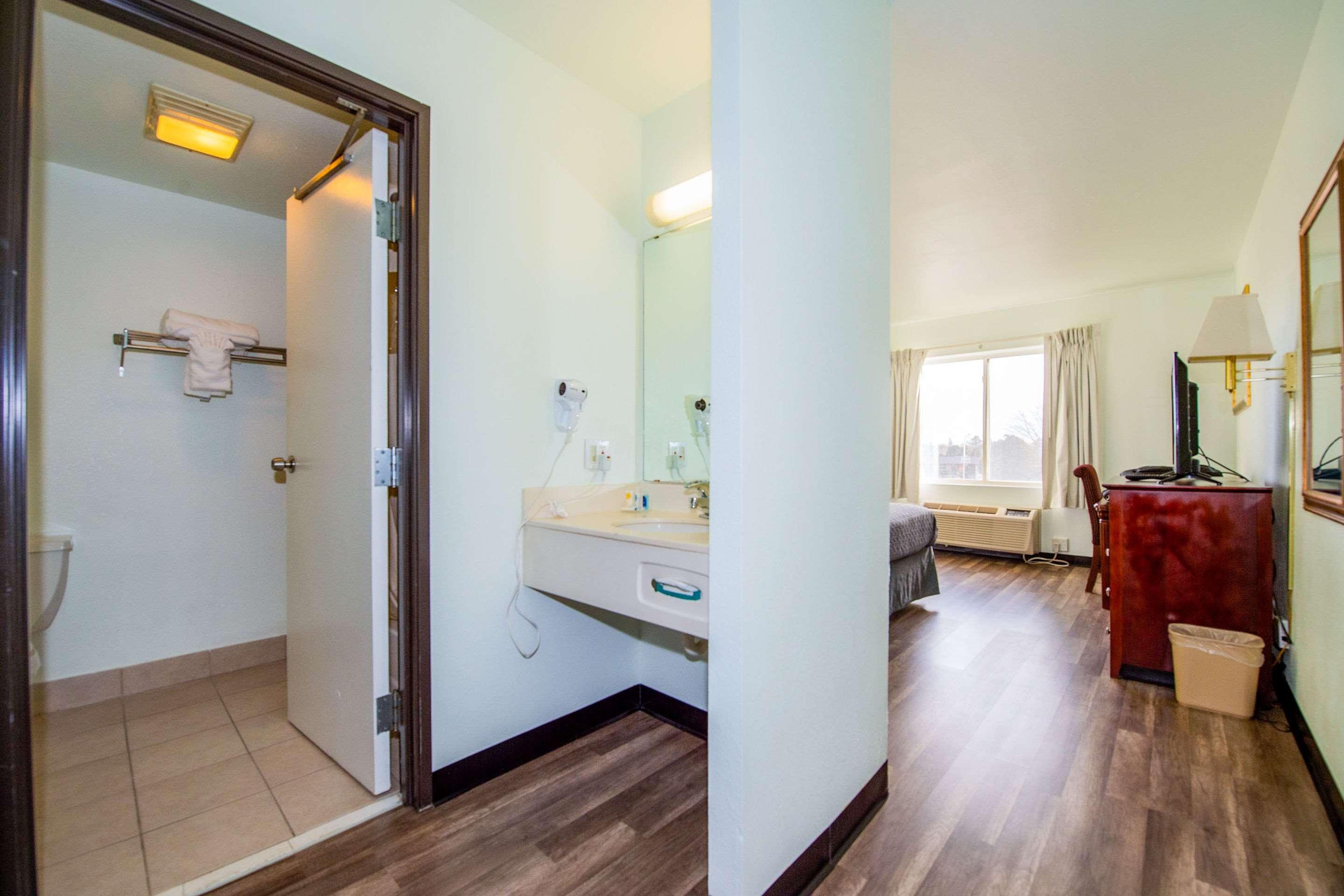 Hotel Rodeway 2*
