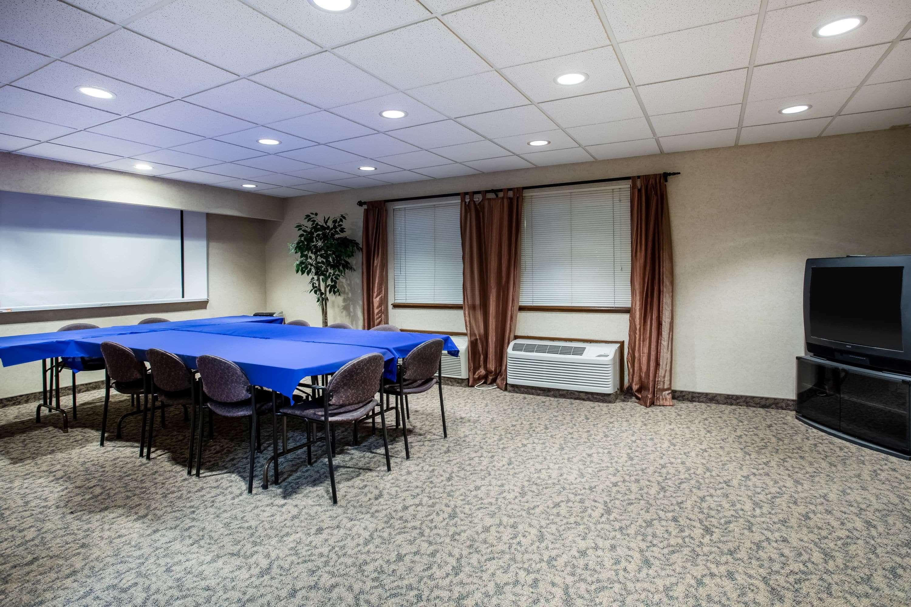 Travelodge By Wyndham Airport - Peterson Sfb 2* Colorado Springs