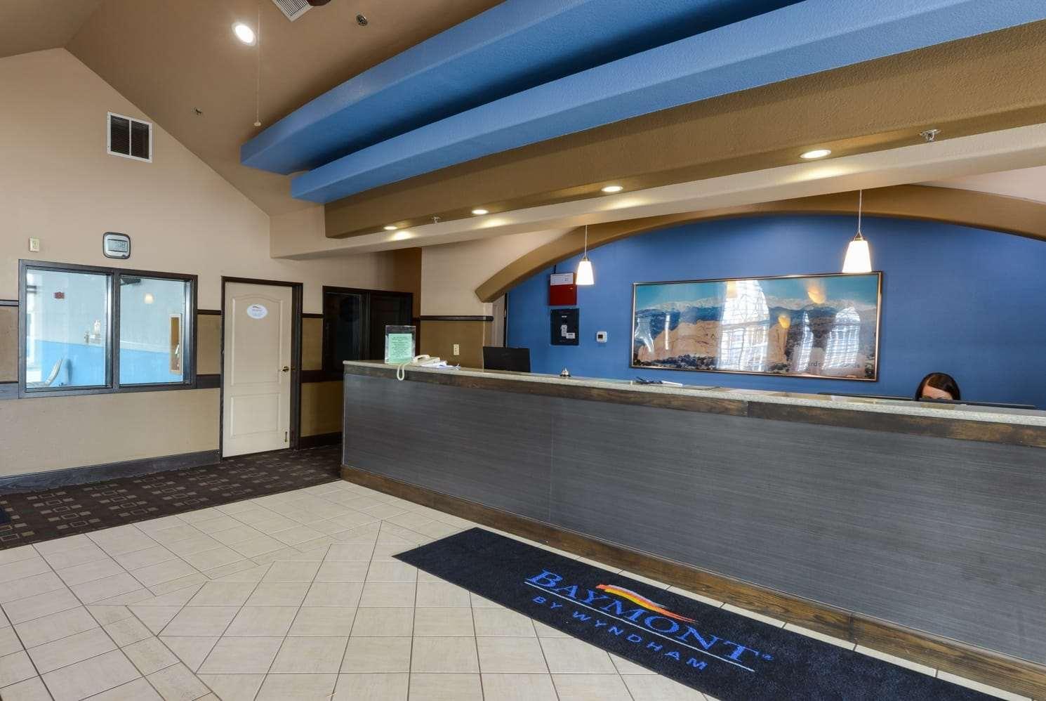 Baymont By Wyndham Garden Of The Gods Hotel 3*