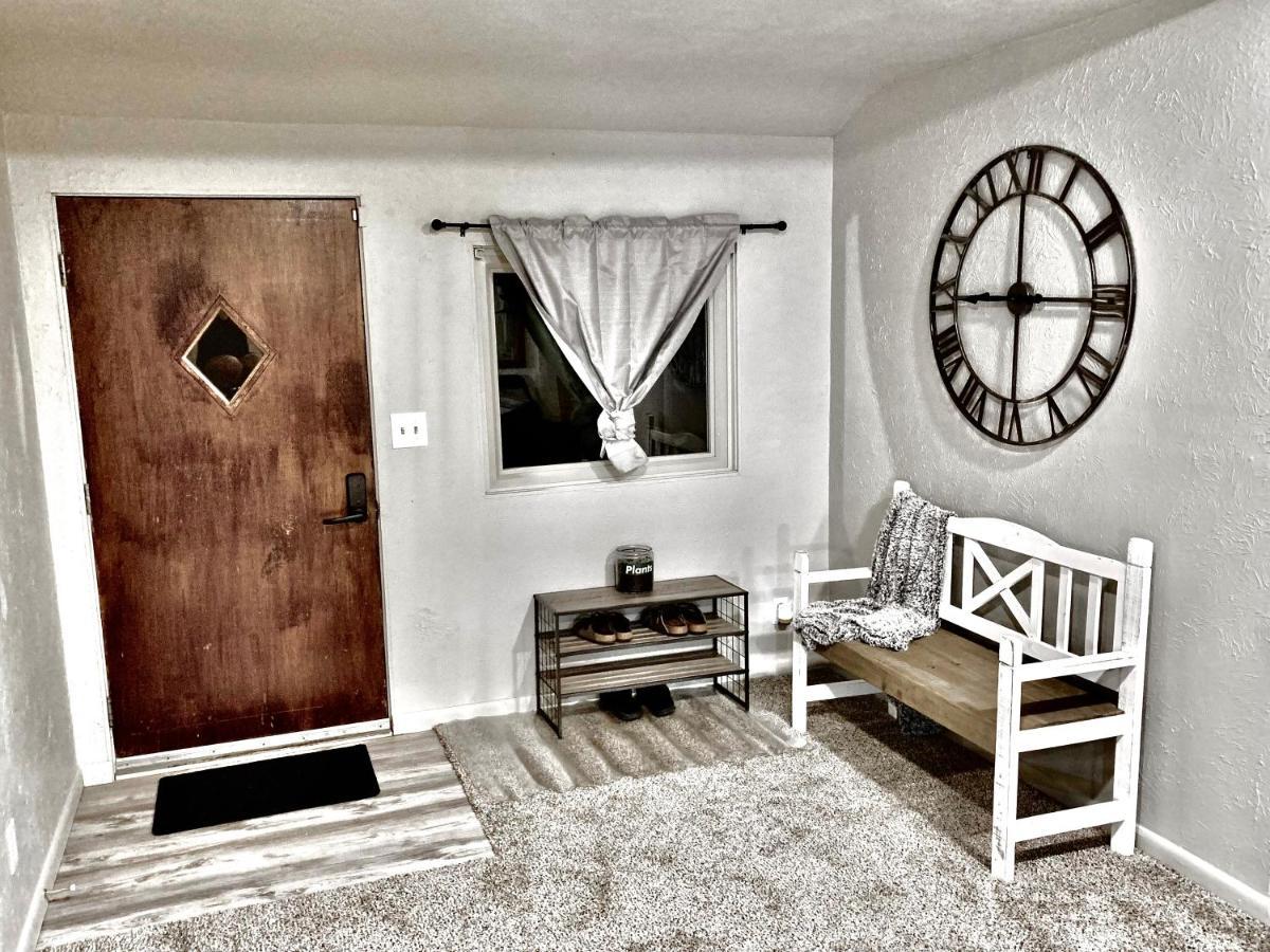 Holiday home Newly Renovated Cozy Minutes From Broadmoor And Downtown Colorado Springs