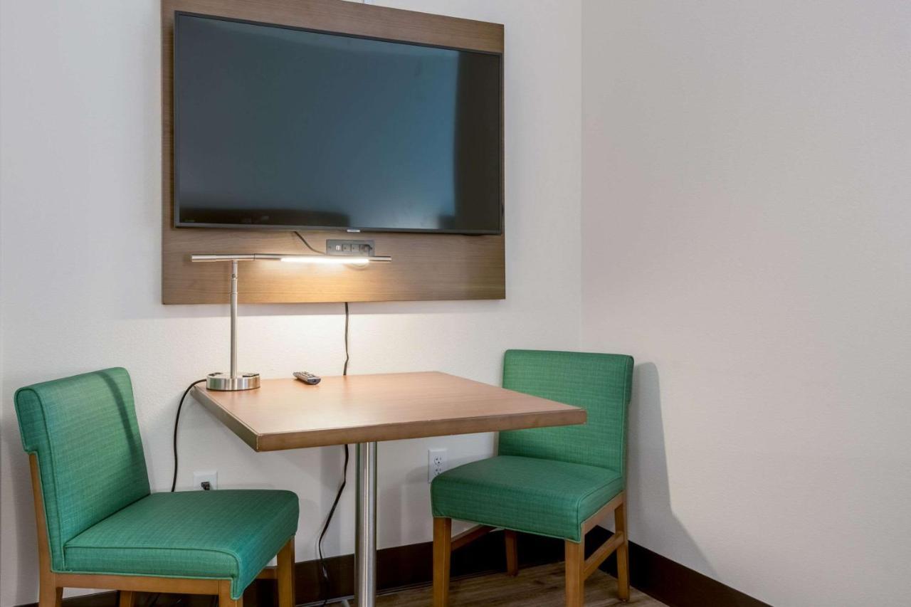 Hotel Mainstay East - Medical Center Area 2*