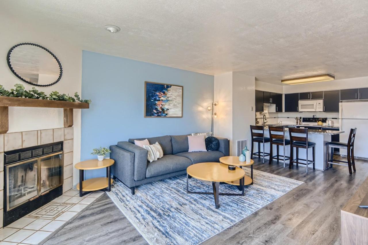 Rare Find Modern Townhome In The Heart Of Old Colorado *