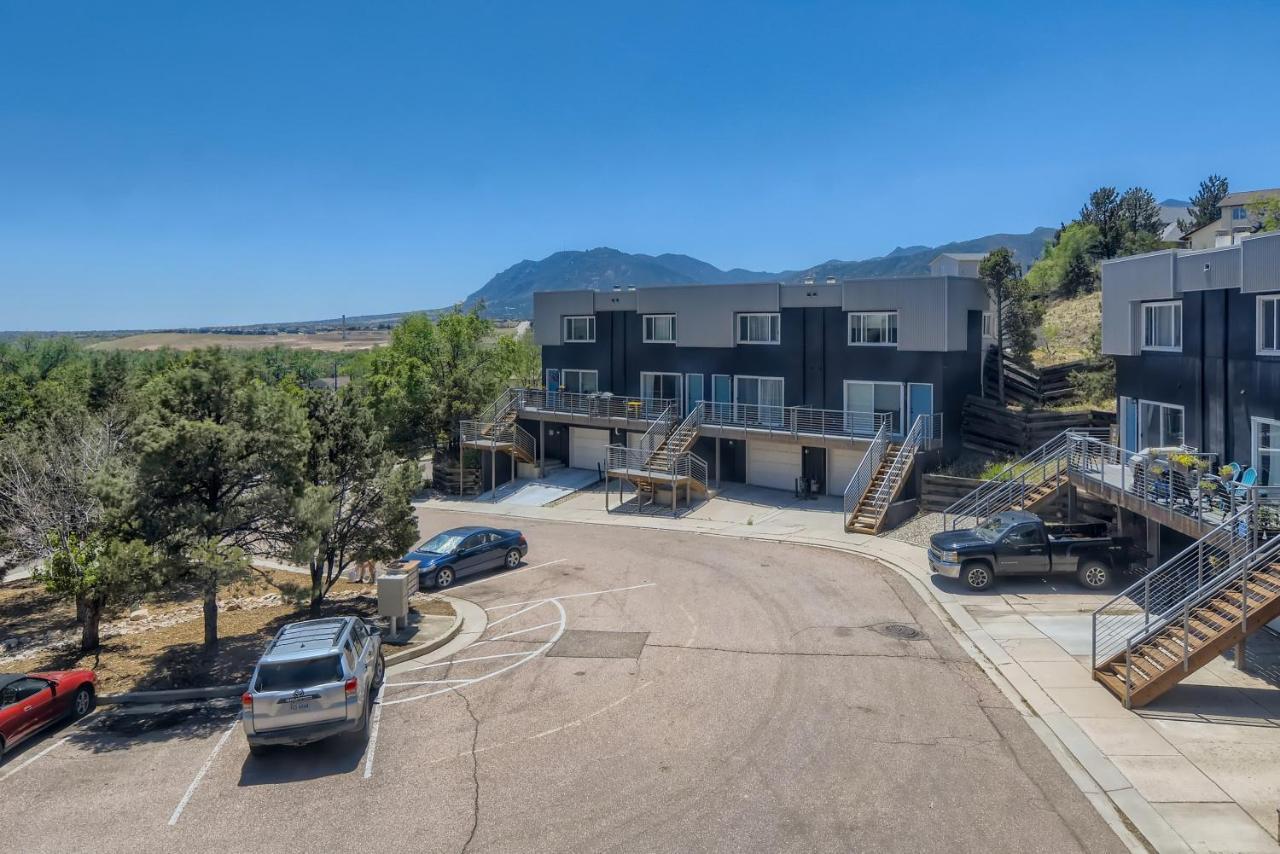 Rare Find Modern Townhome In The Heart Of Old Colorado