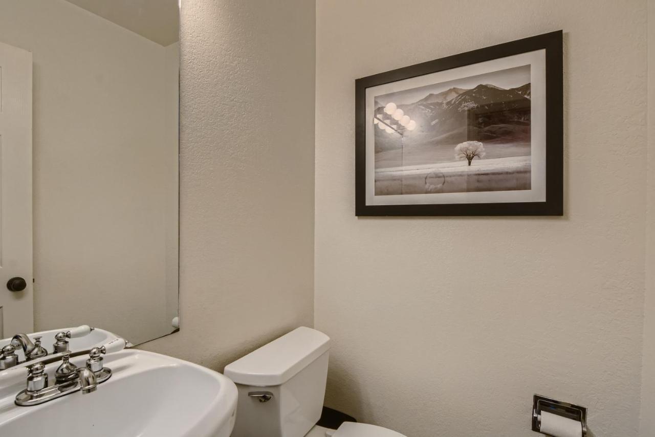 Rare Find Modern Townhome In The Heart Of Old Colorado *