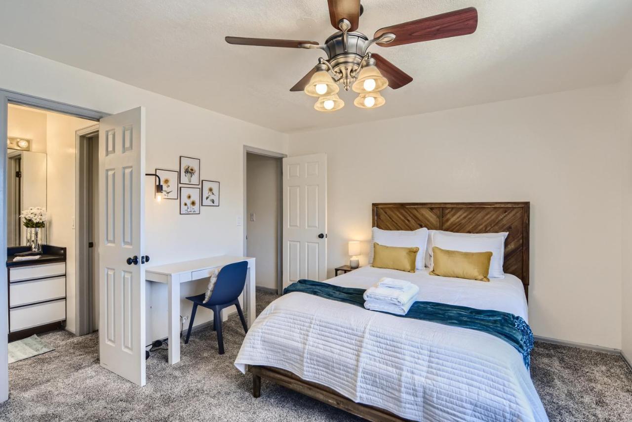Rare Find Modern Townhome In The Heart Of Old Colorado Apartment