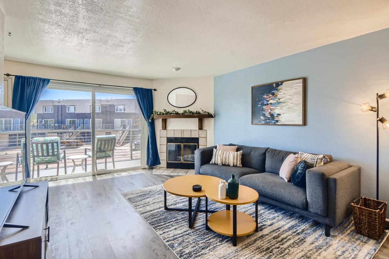 Rare Find Modern Townhome In The Heart Of Old Colorado Apartment *