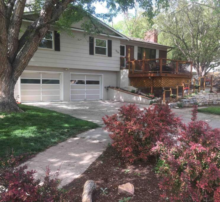 Beautiful Perfectly Located Hot Tub Fire Pit Bikes * Colorado Springs