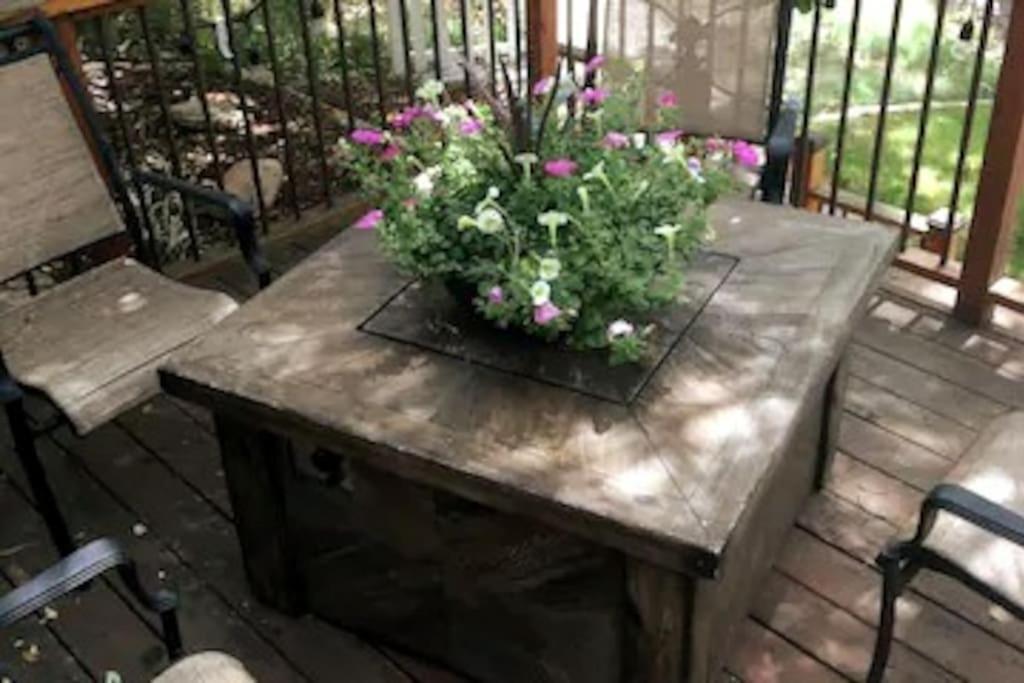 Beautiful Perfectly Located Hot Tub Fire Pit Bikes Colorado Springs