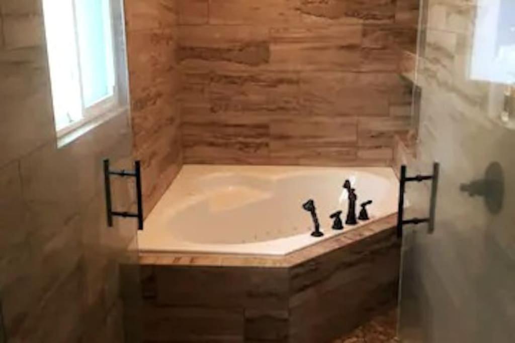 Holiday home Beautiful Perfectly Located Hot Tub Fire Pit Bikes *