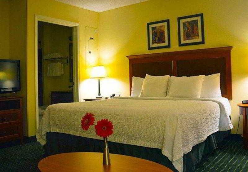 Towneplace By Marriott South Hotel