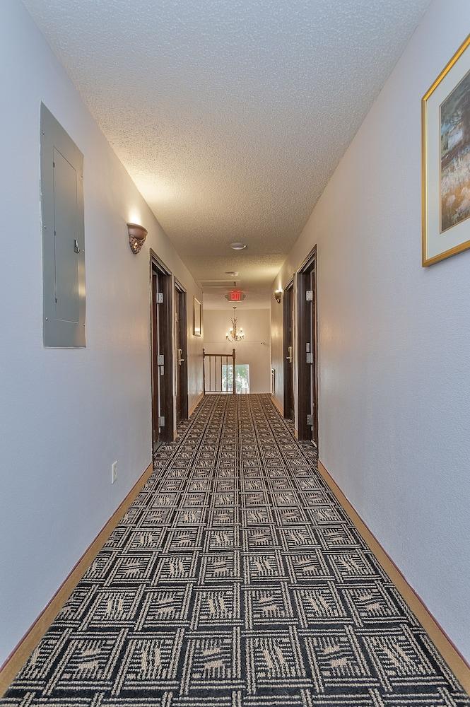 Motel Super 8 By Wyndham Colorado Springs/chestnut Street 2*