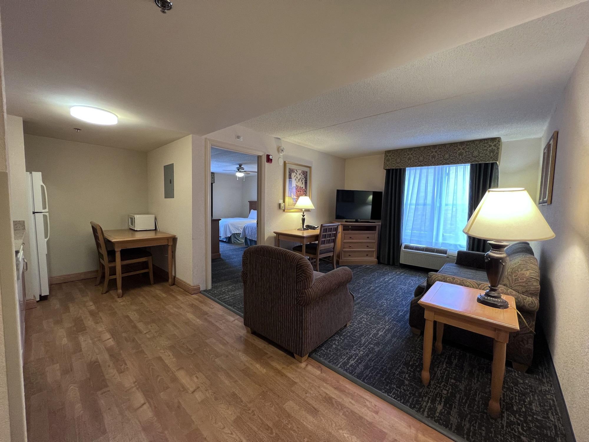 Hyatt House Airport Hotel 3*