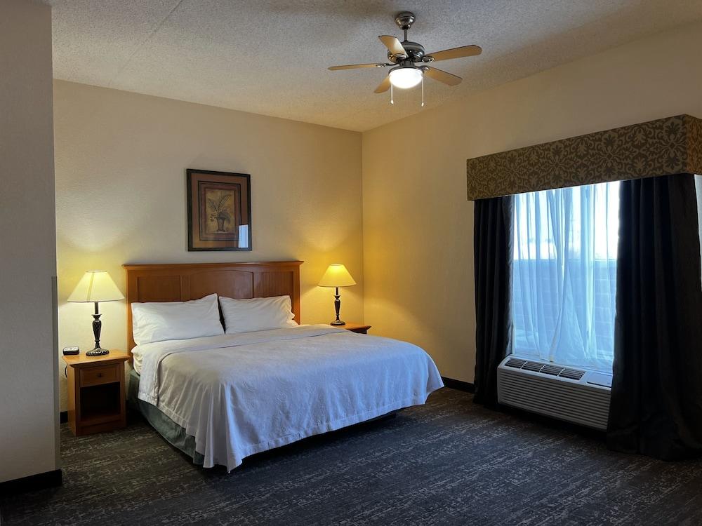 Hyatt House Airport 3*