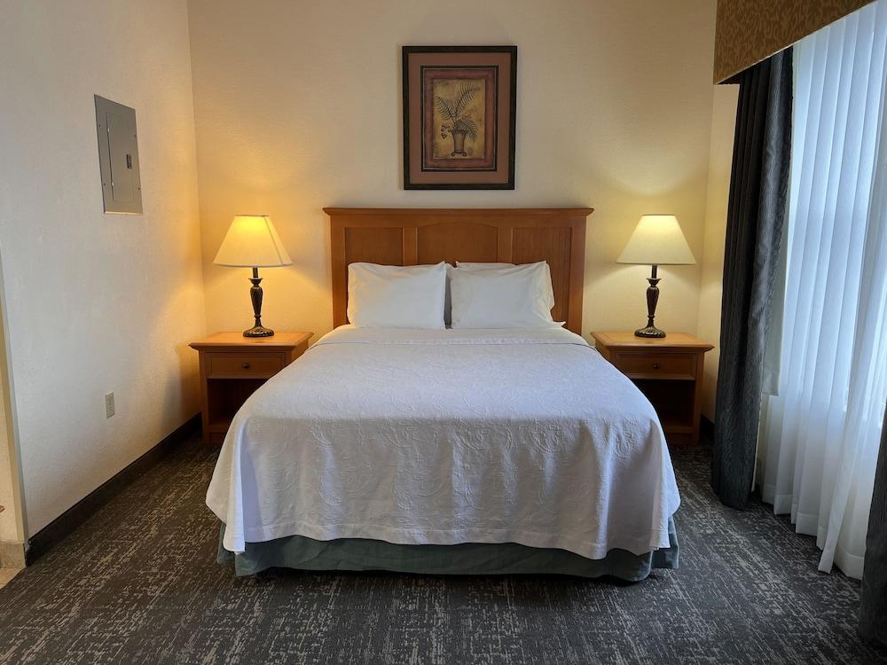 Hotel Hyatt House Airport 3*