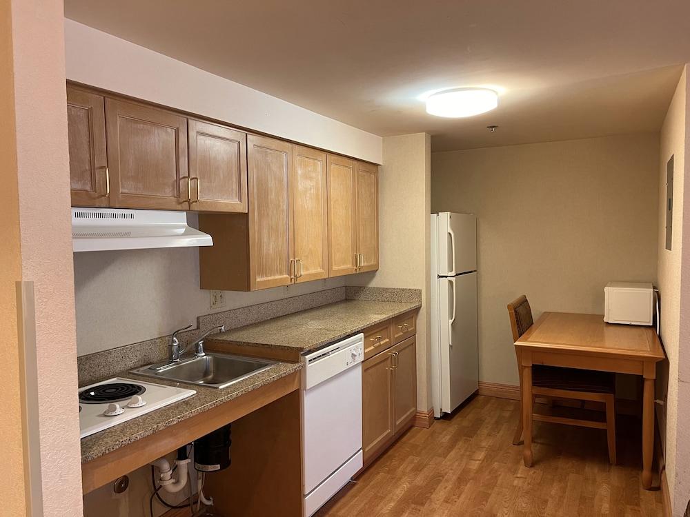 Hyatt House Airport Colorado Springs