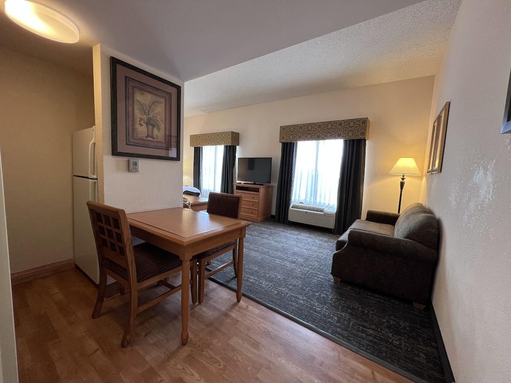 Hyatt House Airport Colorado Springs