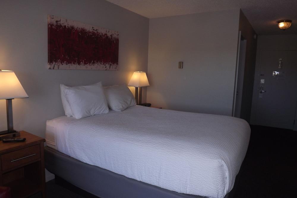 Satellite Hotel 3*