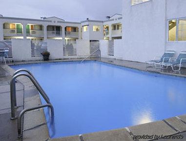 Howard Johnson By Wyndham Hotel *