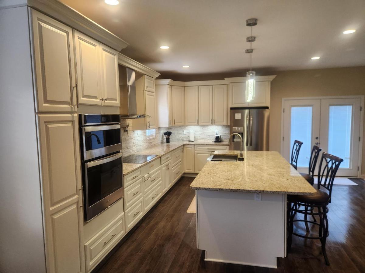 Loving Away From Home, 6 Bedrooms, 8 Beds