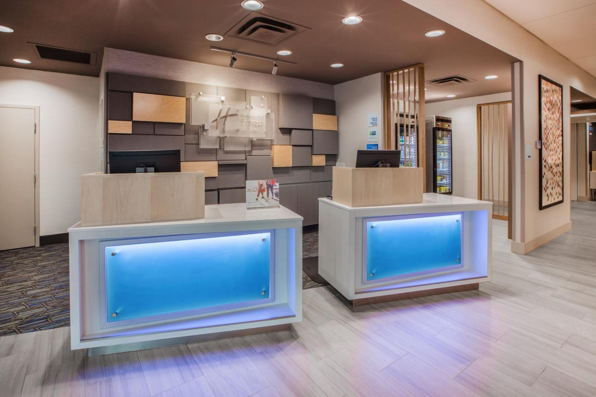 Express & - South I-25 By Ihg Hotel