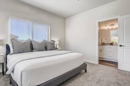 Rising Star Garden Of The Gods Newly Renovated Holiday home *