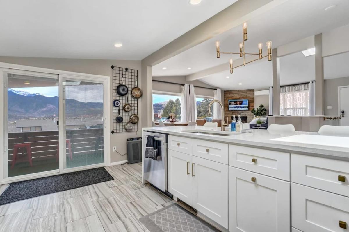 Peakview Family Lux - Man Cave Hot Tub Bbq Views Holiday home