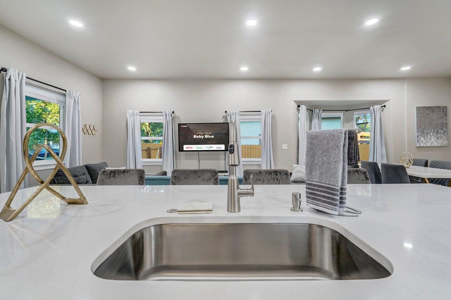 Baby Blue - Hot Tub Easy Access To Locations Holiday home
