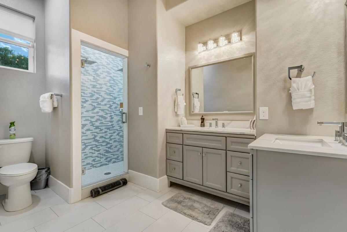 Baby Blue - Hot Tub Easy Access To Locations