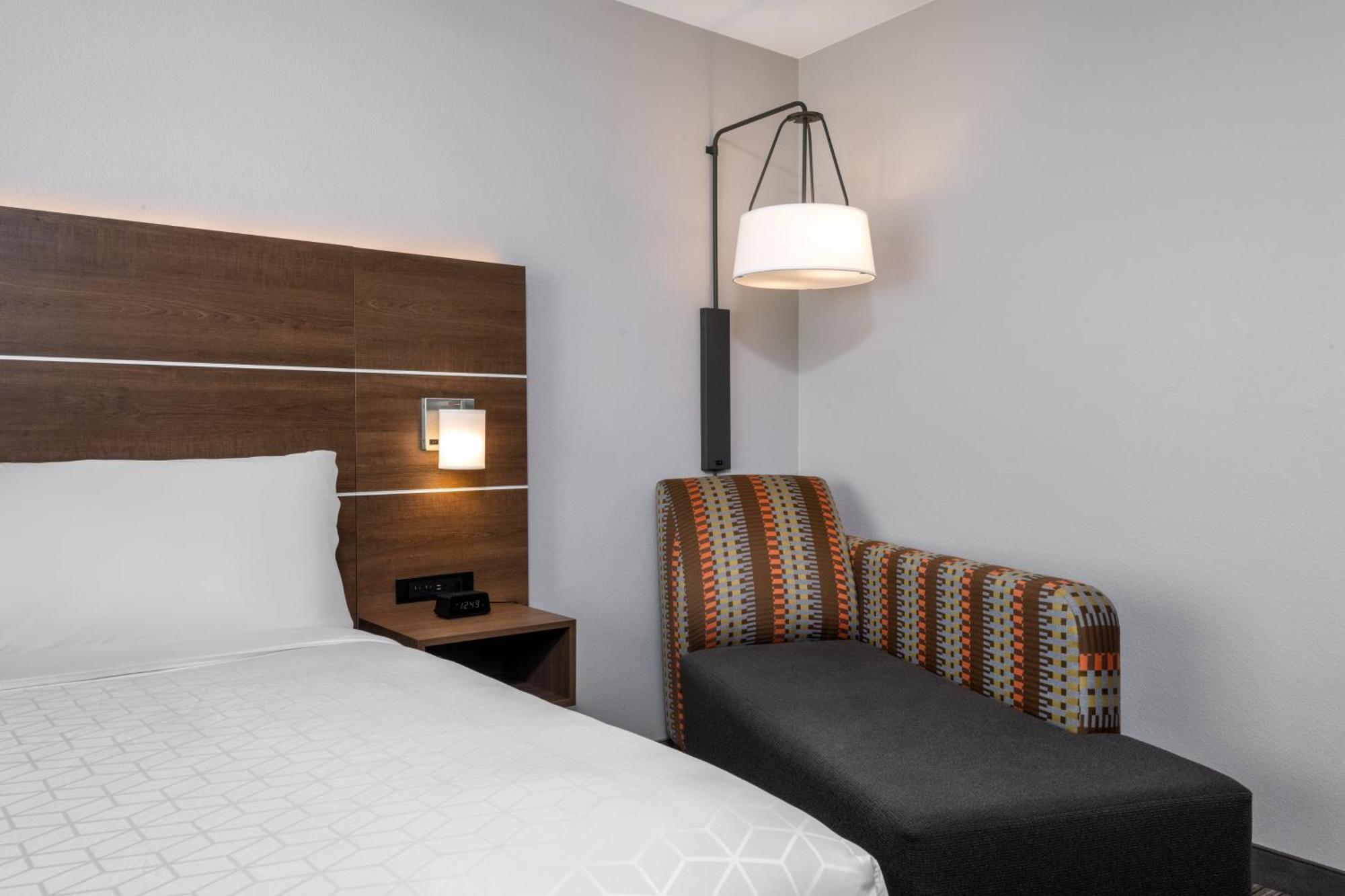 Express & - South I-25 By Ihg Hotel Colorado Springs