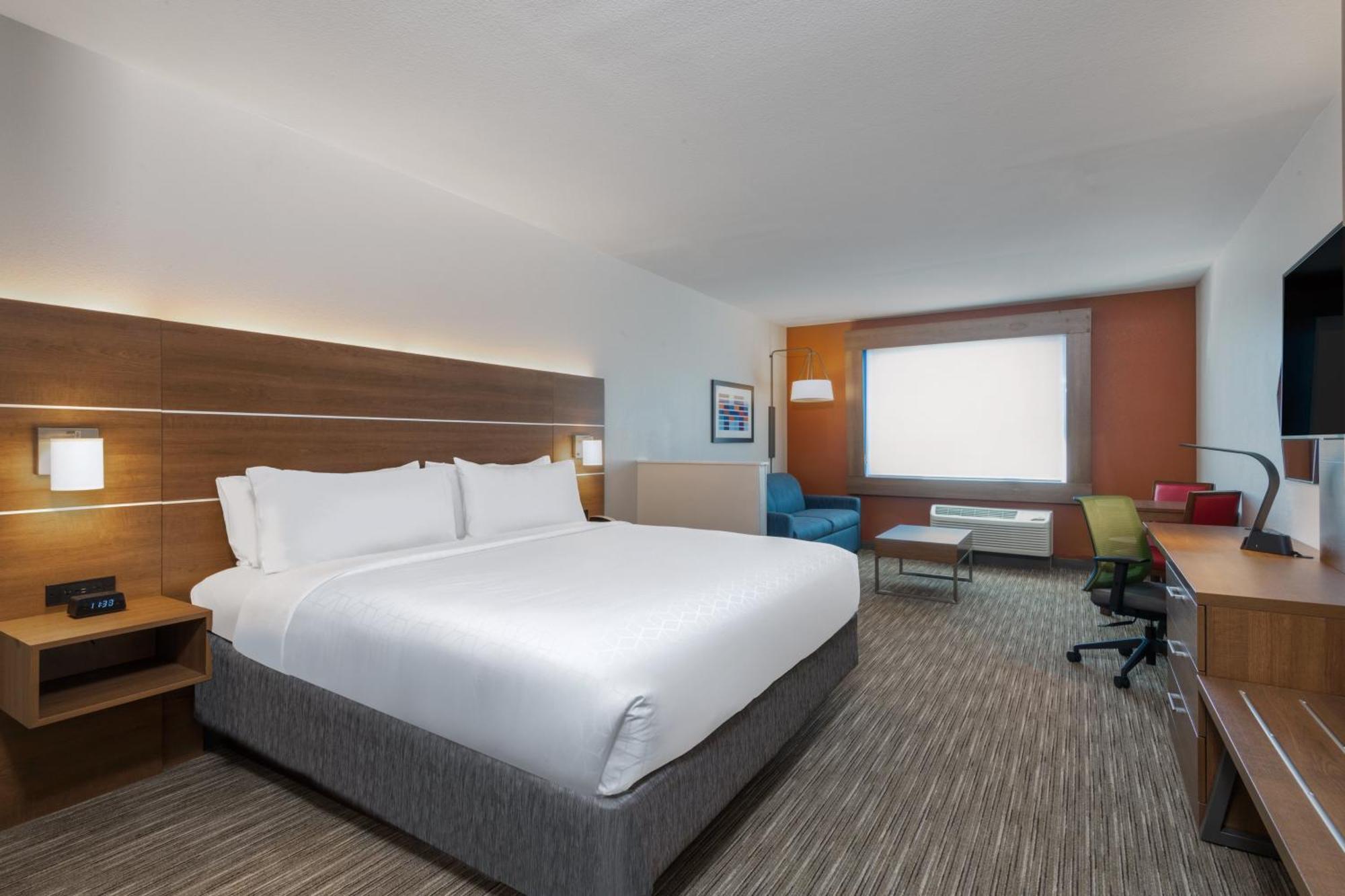 Express & - South I-25 By Ihg Hotel