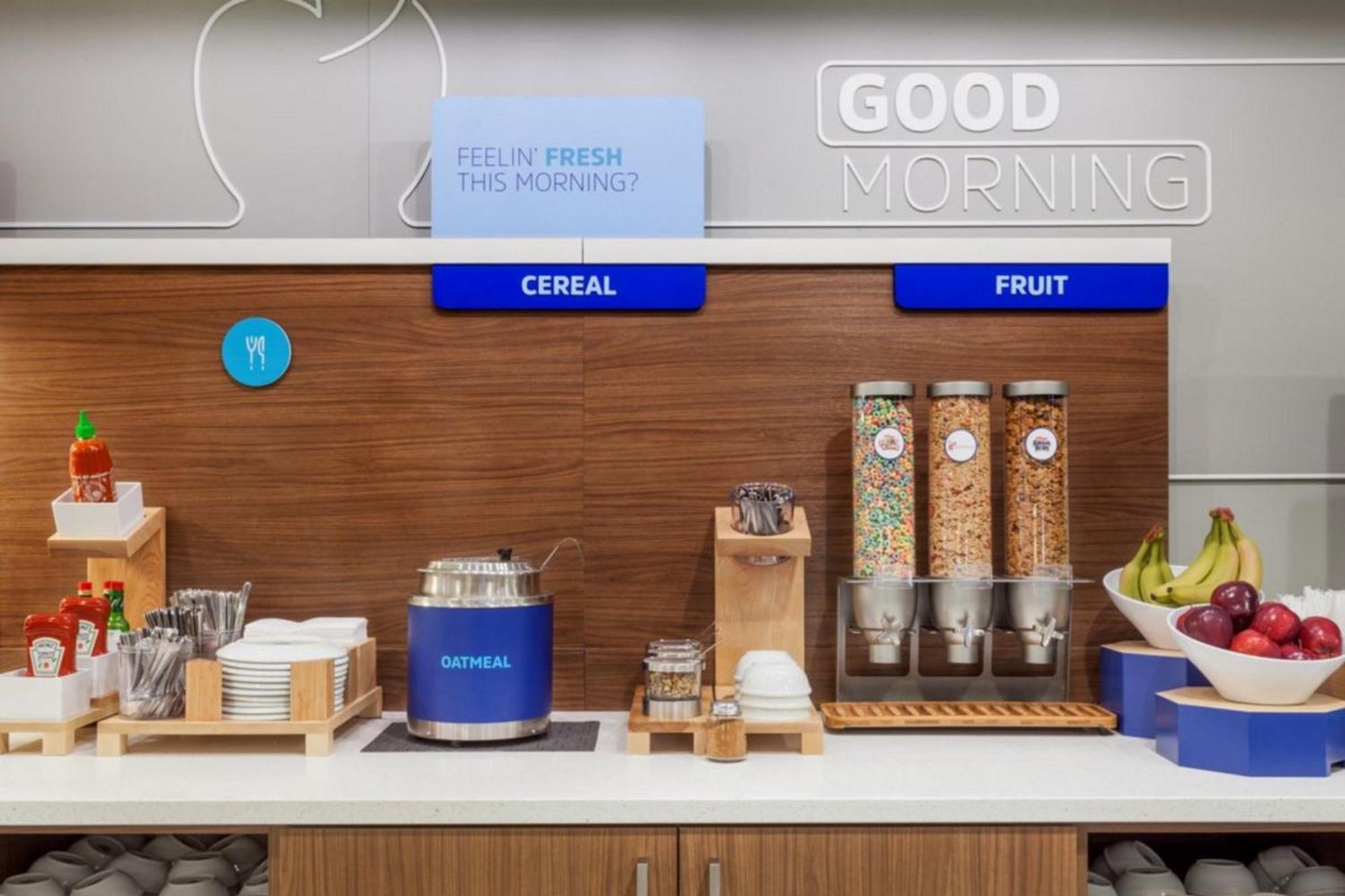 Express & - South I-25 By Ihg Hotel