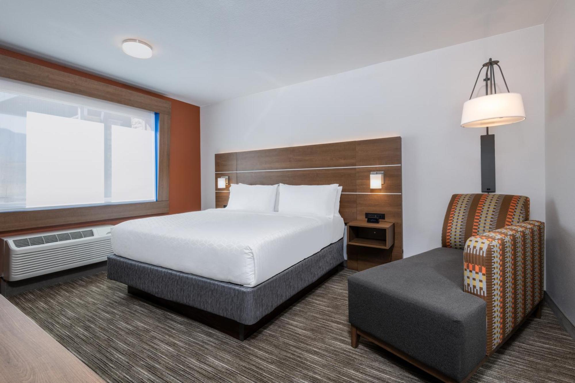 Express & - South I-25 By Ihg
