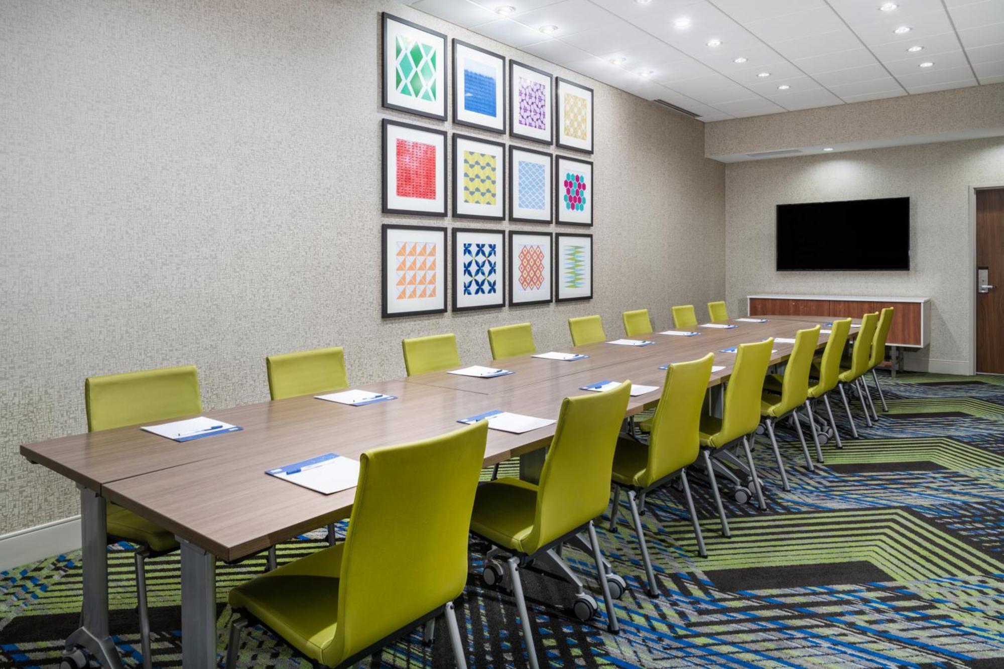 Express & - South I-25 By Ihg Hotel 3*