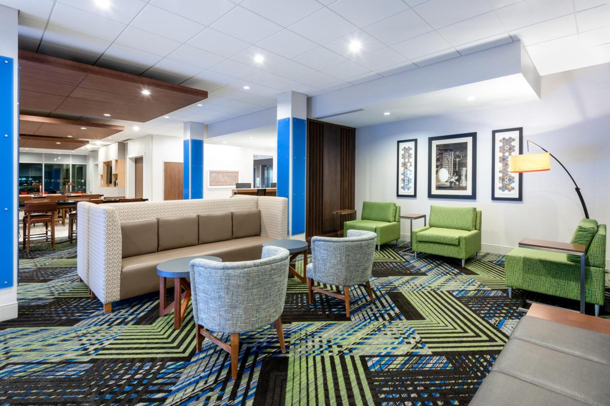 Express & - South I-25 By Ihg Hotel