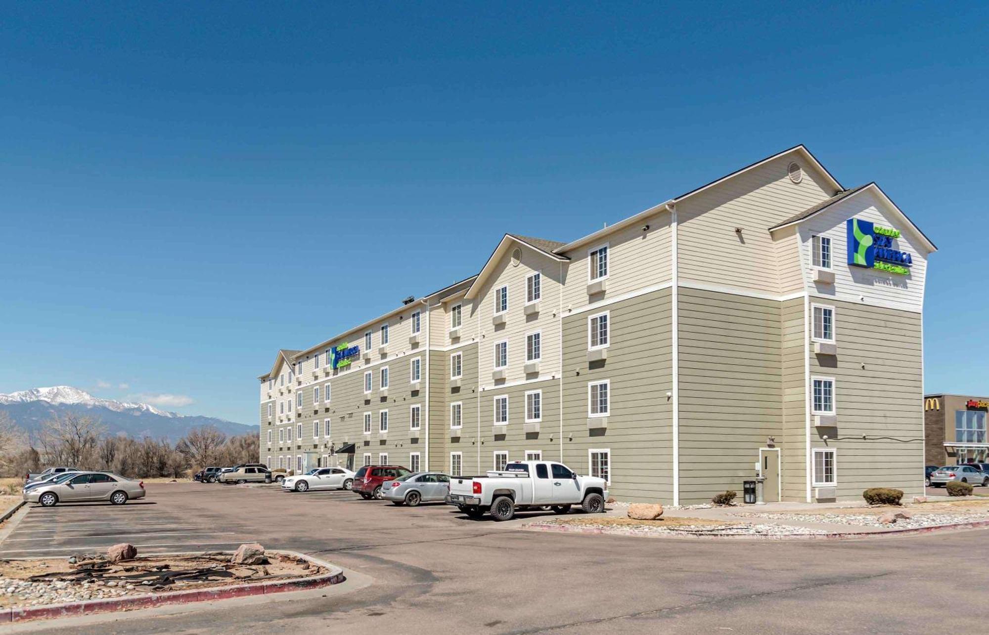 Extended America Select - - Airport Colorado Springs
