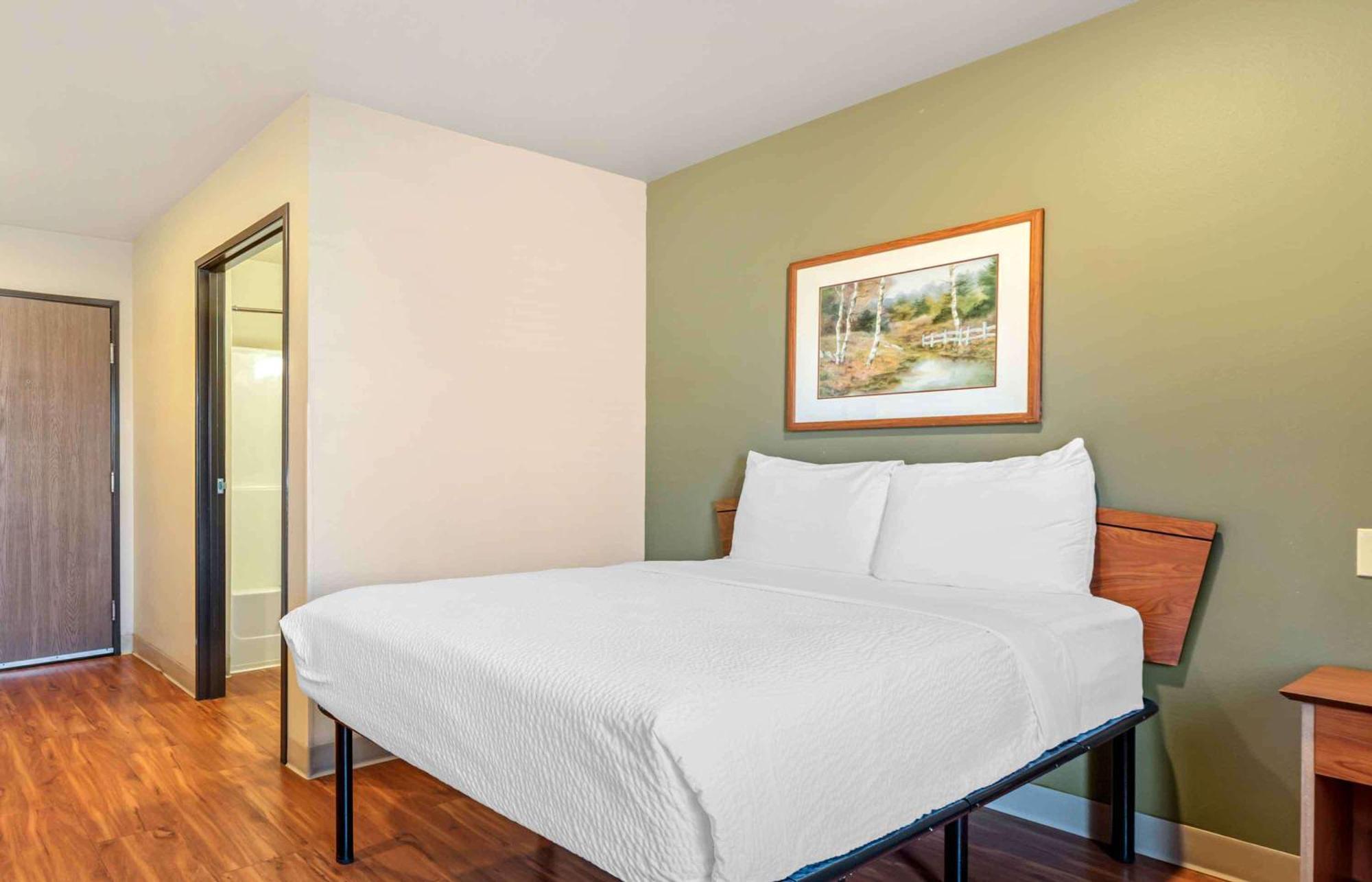 Extended America Select - - Airport Colorado Springs