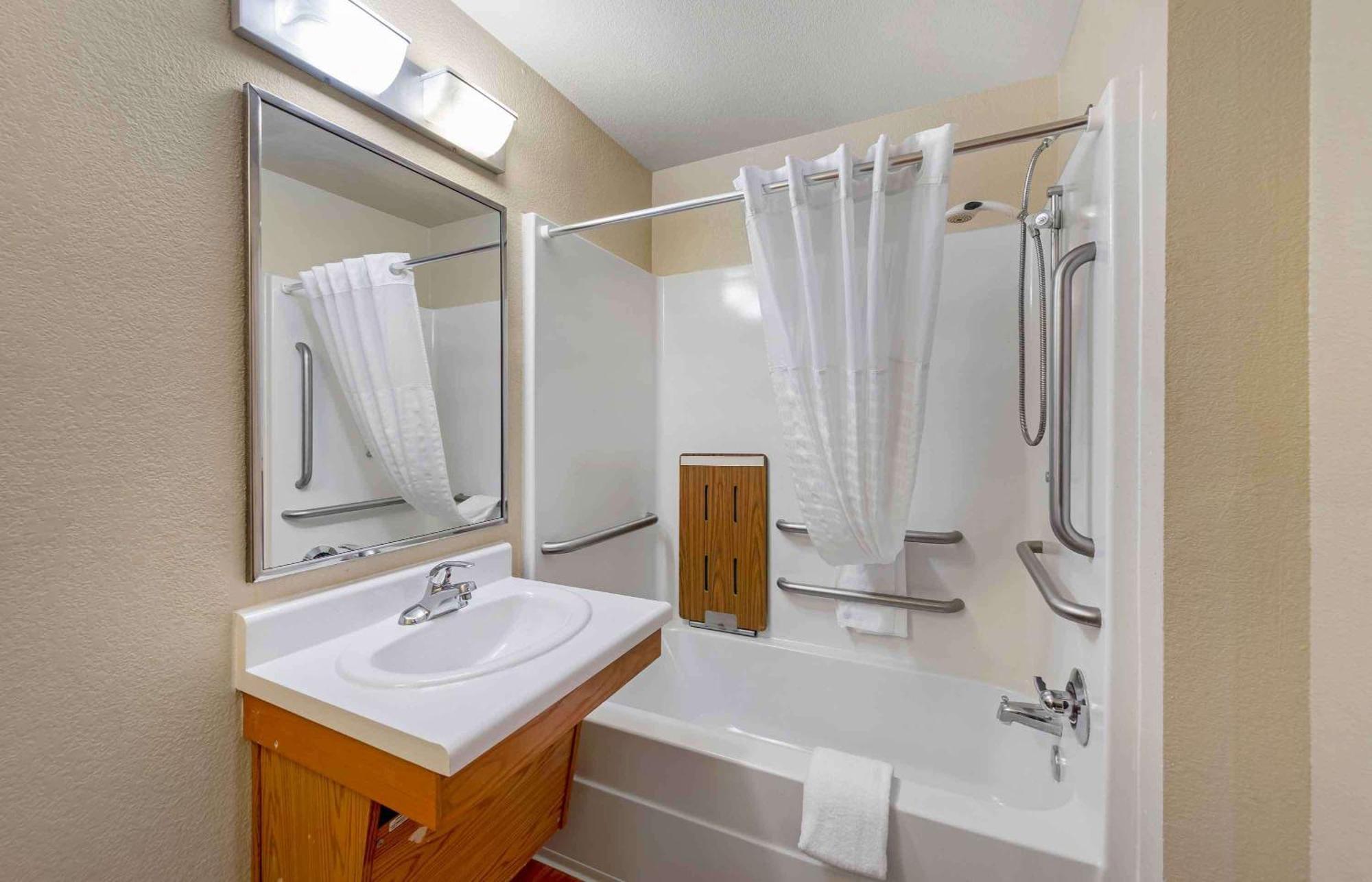 Hotel Extended Stay America Select Suites - Colorado Springs 3*