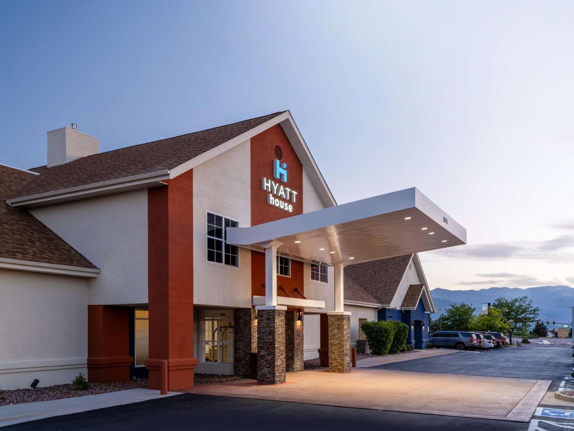 Hyatt House Airport 3*
