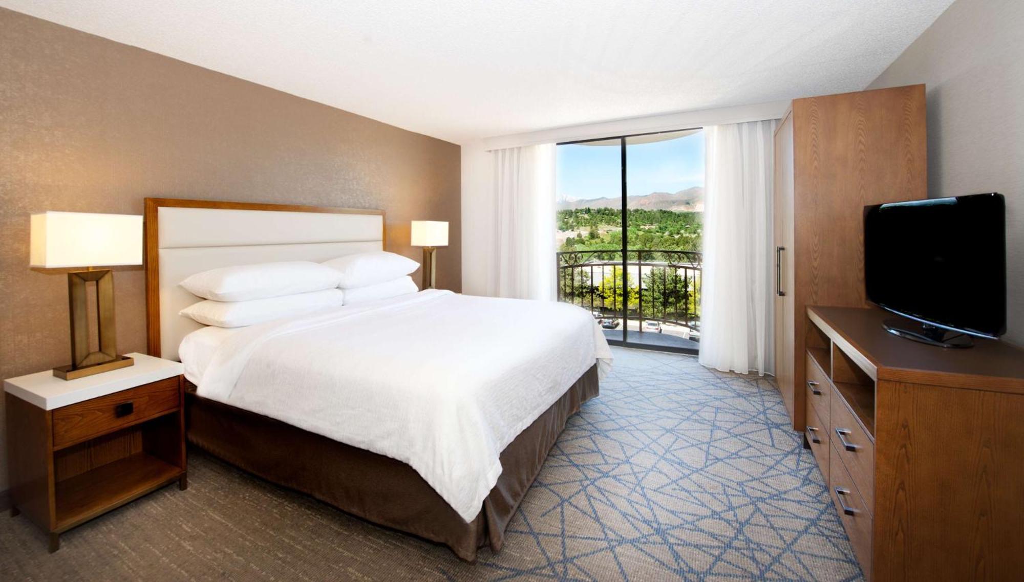 Hotel Embassy By Hilton Colorado Springs