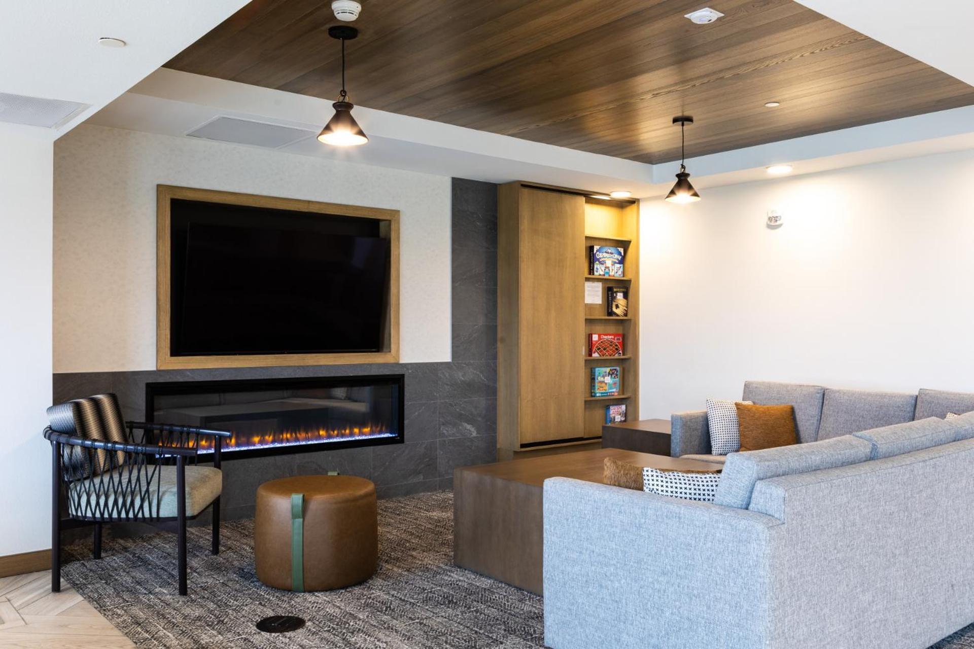 Staybridge - Ne By Ihg Hotel 3*