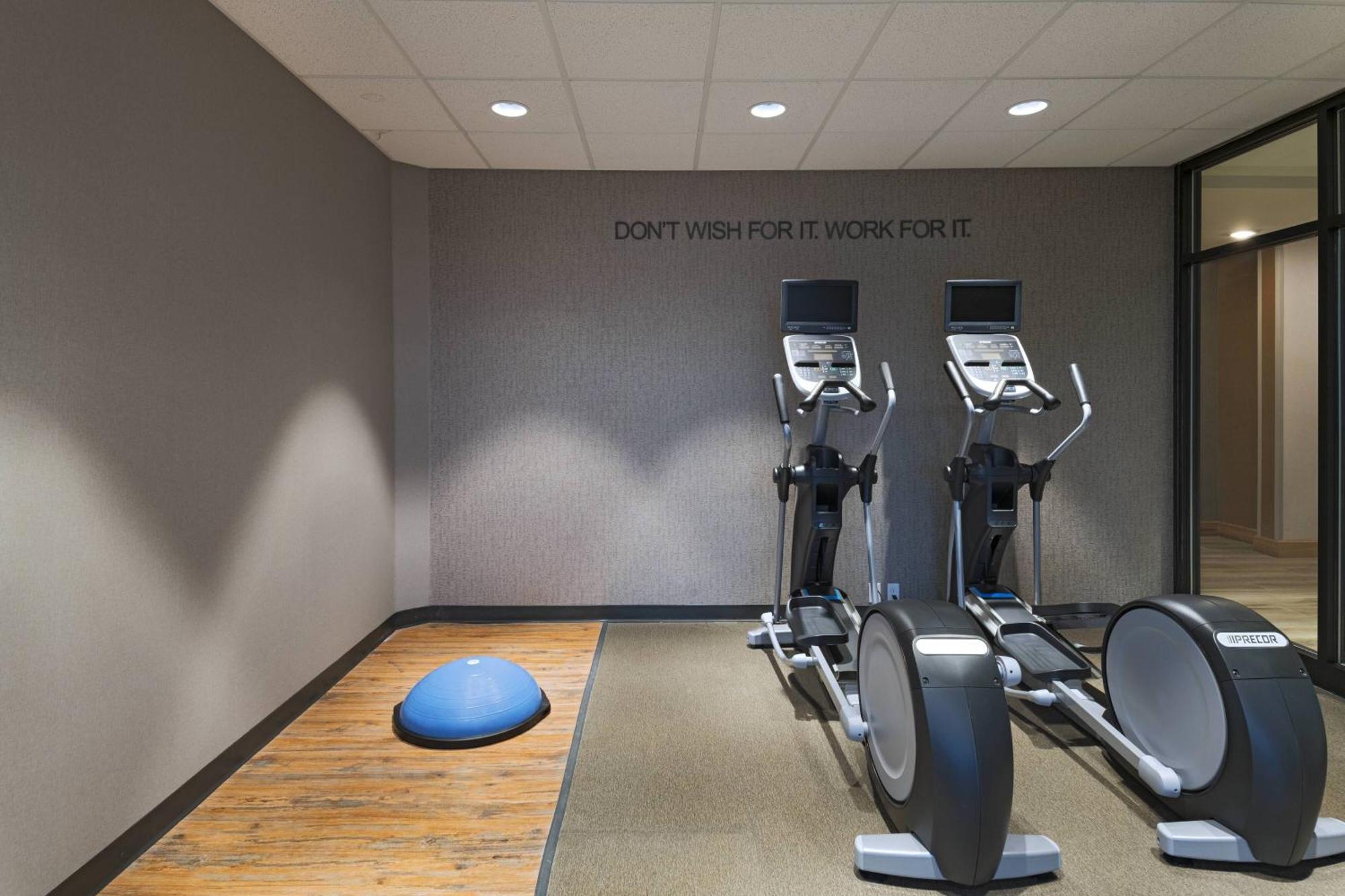 Hotel Fairfield & By Marriott East 3*