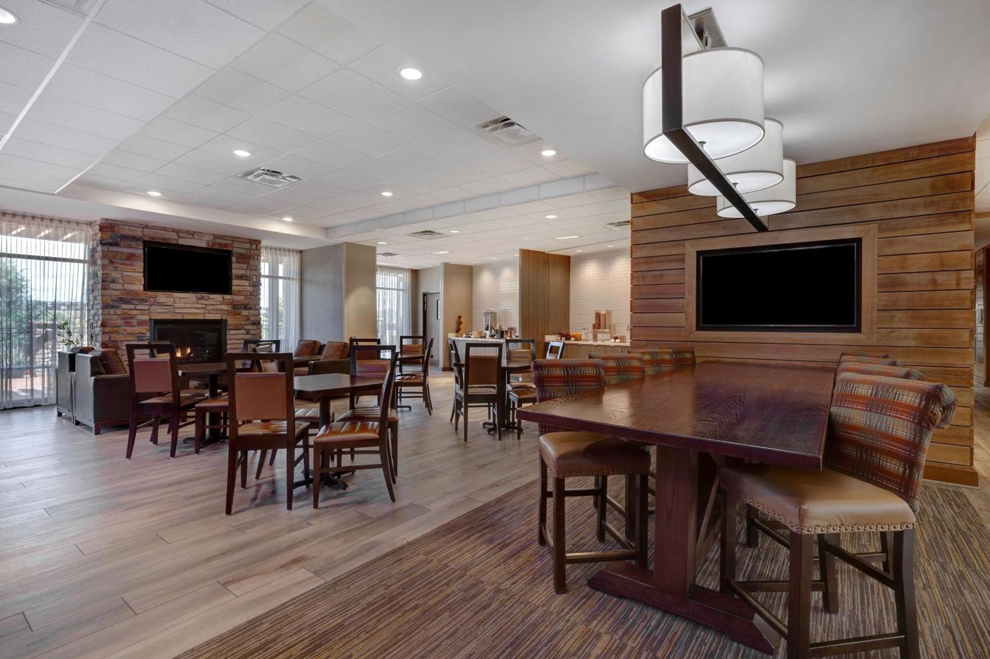 Fairfield & By Marriott East Colorado Springs