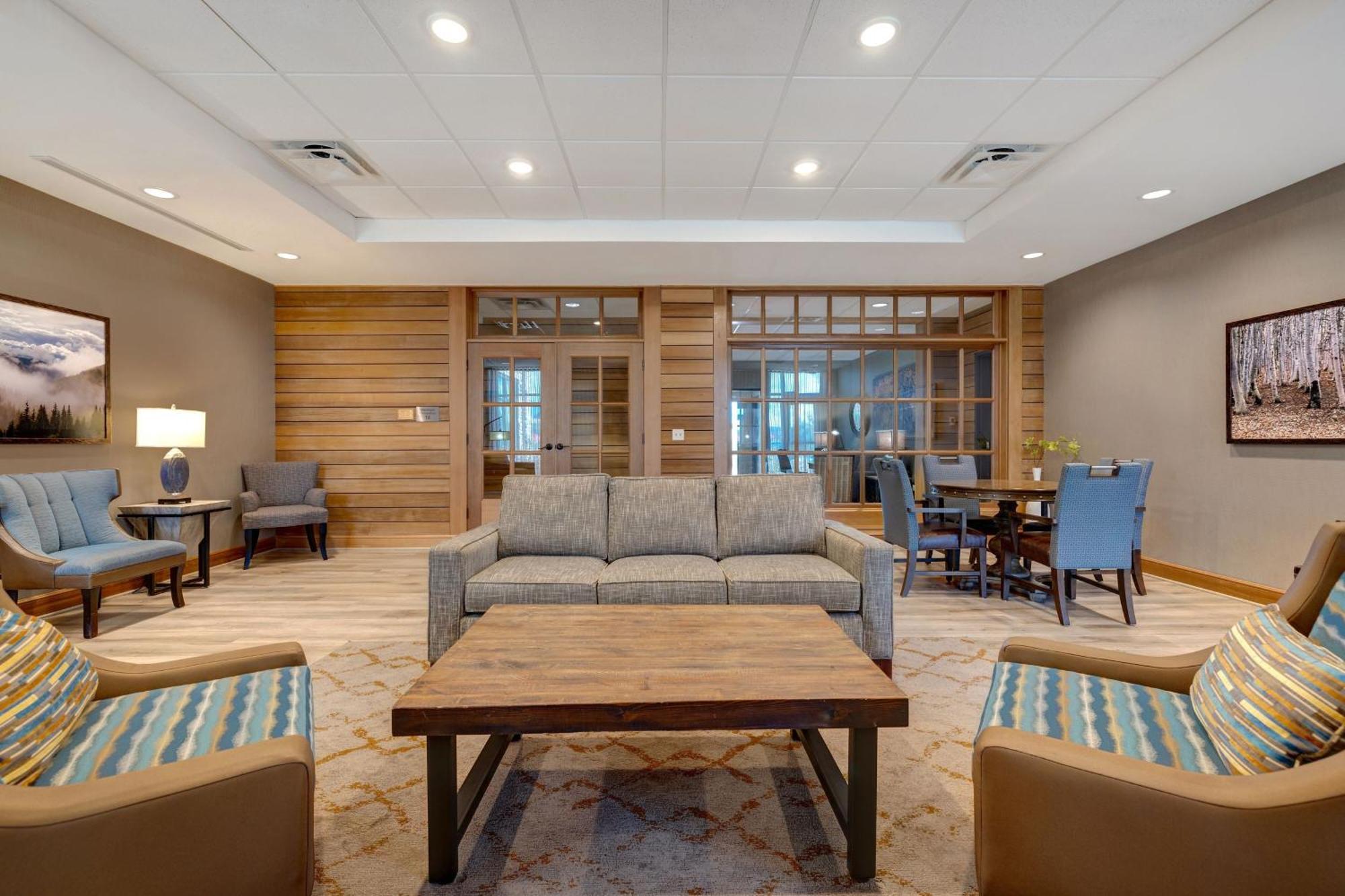 Hotel Fairfield & By Marriott East 3*