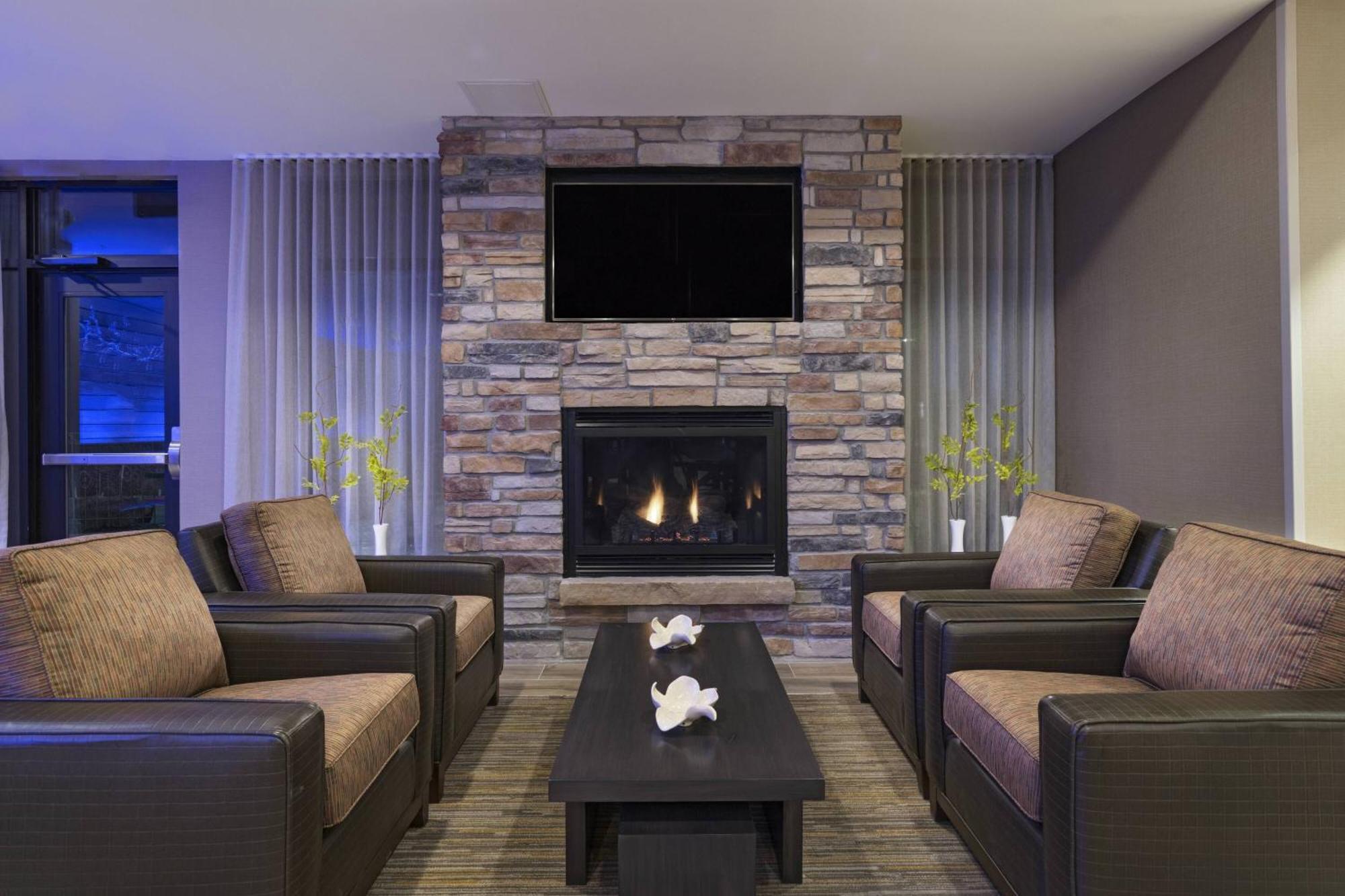 Fairfield & By Marriott East 3* Colorado Springs