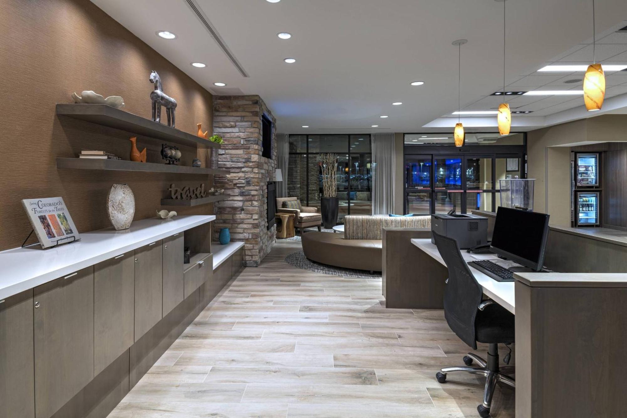 Fairfield & By Marriott East Colorado Springs