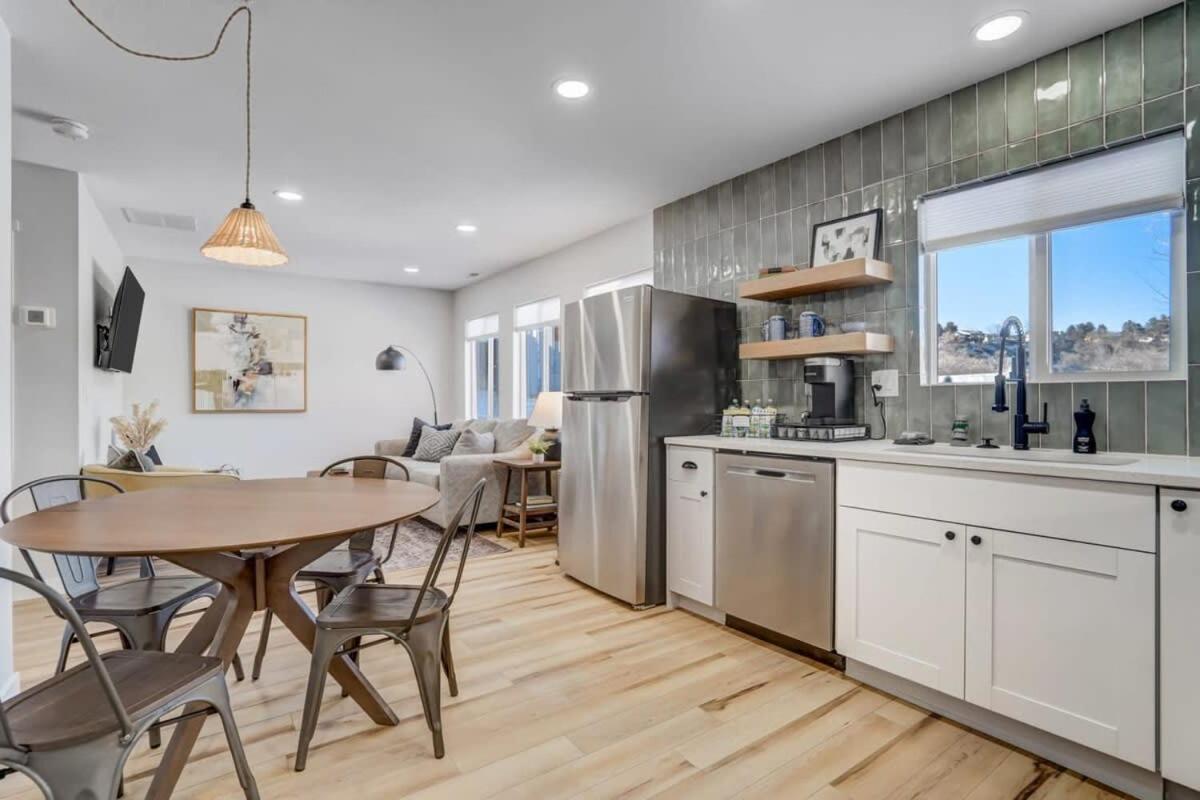 Tonka Heights Remodeled Oasis Bbq Hot Tub Holiday home Colorado Springs